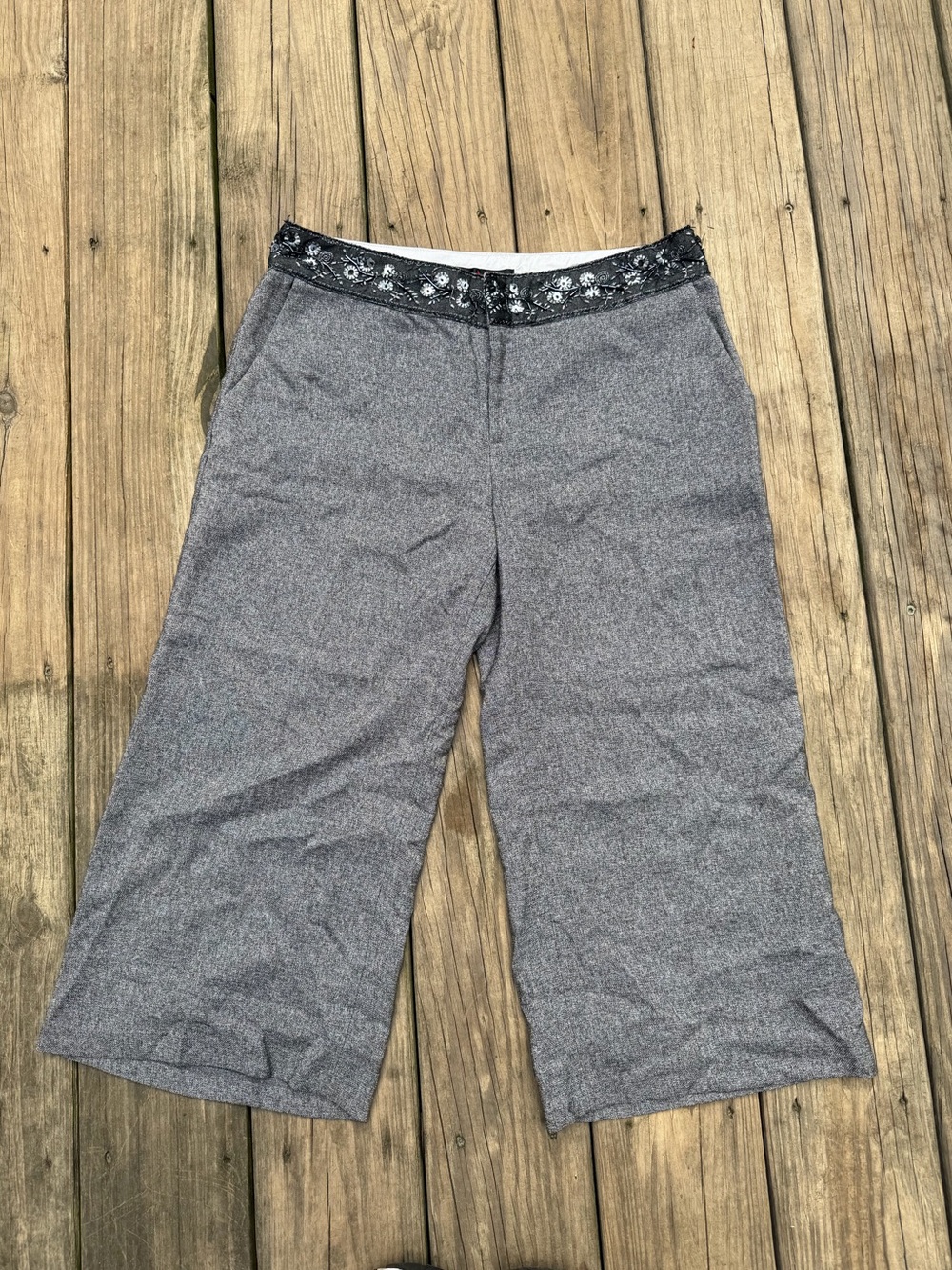 Y2K Grey Wide-Leg Capris with Embroidered Waistband